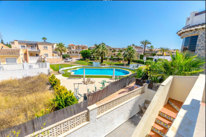 Image No.37-2 Bed Villa / Detached for sale