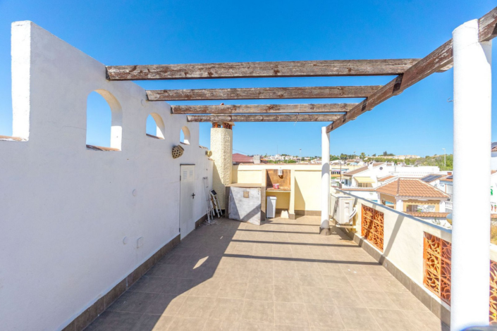 Image No.38-2 Bed Villa / Detached for sale