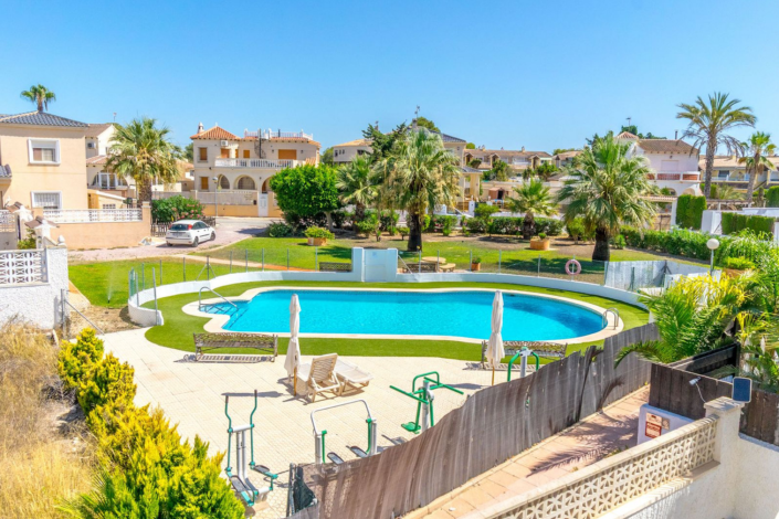 Image No.41-2 Bed Villa / Detached for sale