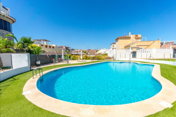 Image No.44-2 Bed Villa / Detached for sale