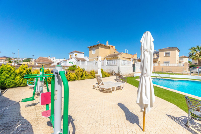 Image No.45-2 Bed Villa / Detached for sale