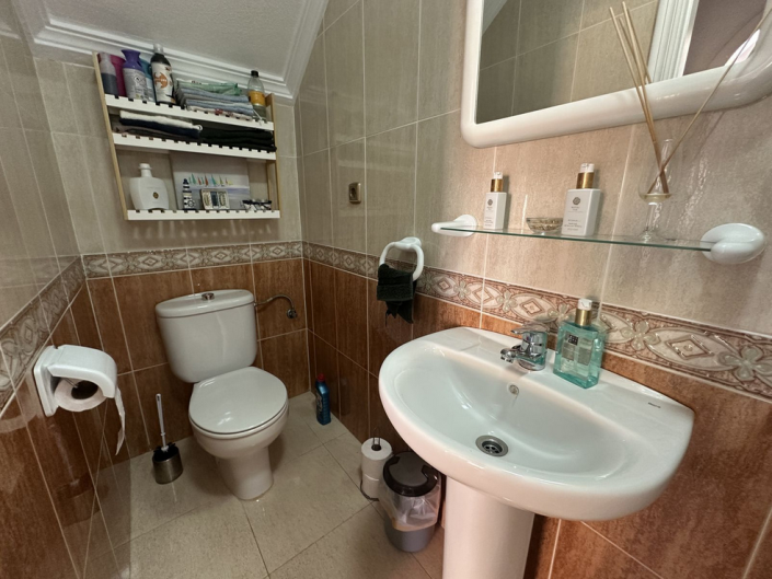 Image No.8-3 Bed Semi-Detached for sale