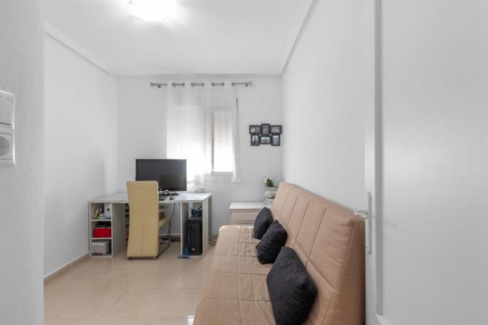 Image No.9-2 Bed Semi-Detached for sale