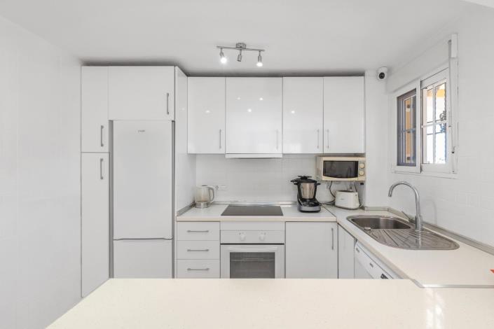 Image No.14-2 Bed Semi-Detached for sale