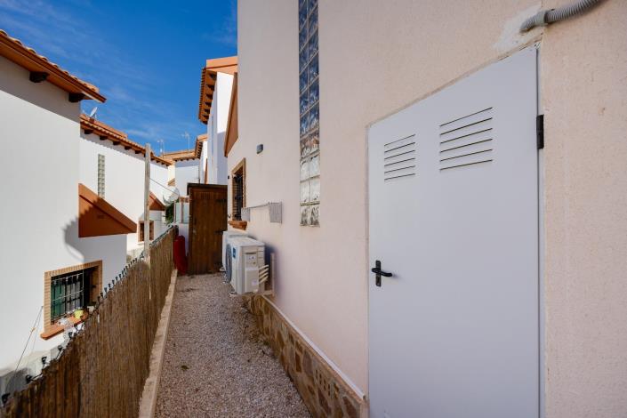 Image No.45-3 Bed Villa / Detached for sale