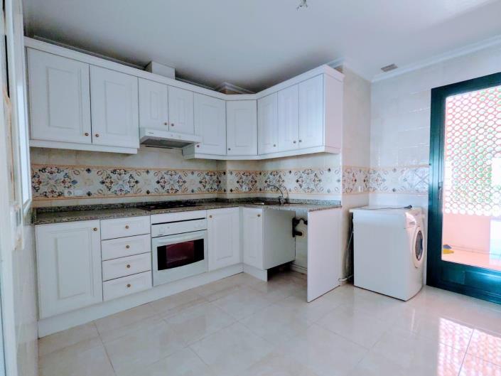 Image No.5-2 Bed Townhouse for sale