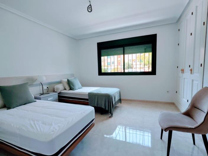 Image No.6-2 Bed Townhouse for sale