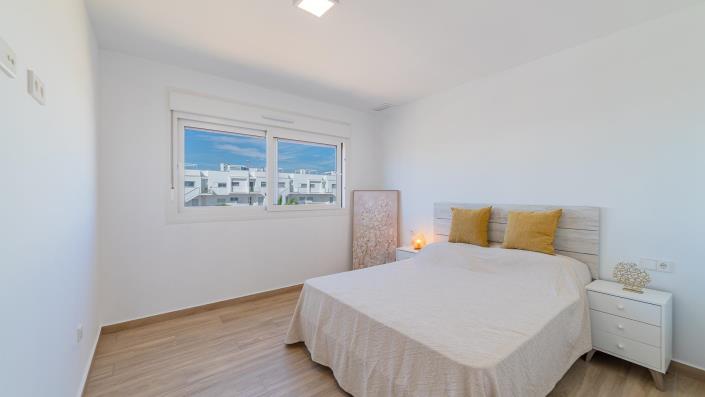 Image No.15-2 Bed Bungalow for sale