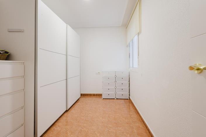 Image No.20-2 Bed Apartment for sale