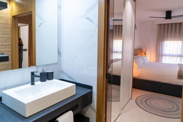 Image No.23-2 Bed Apartment for sale