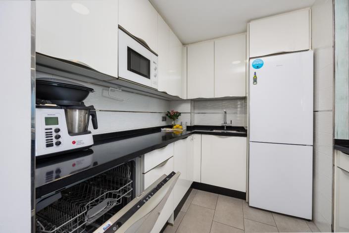 Image No.24-2 Bed Apartment for sale