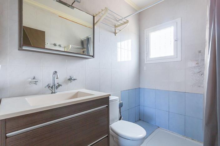 Image No.21-2 Bed Townhouse for sale