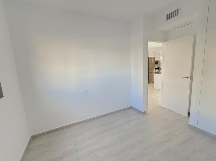 Image No.15-3 Bed Apartment for sale