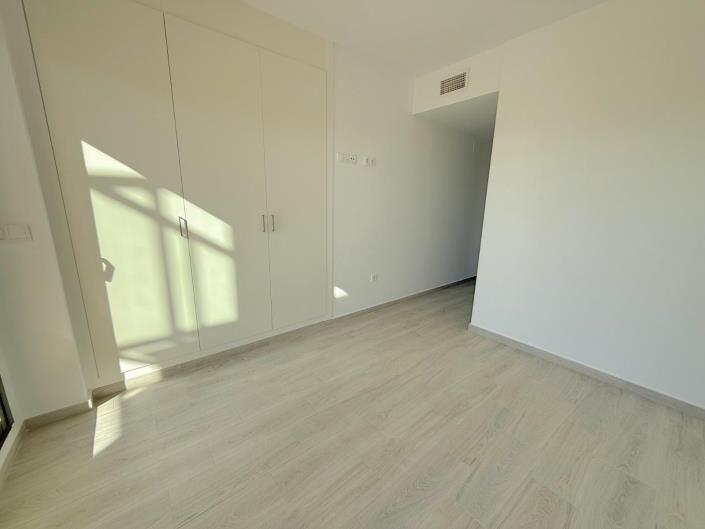 Image No.31-3 Bed Apartment for sale