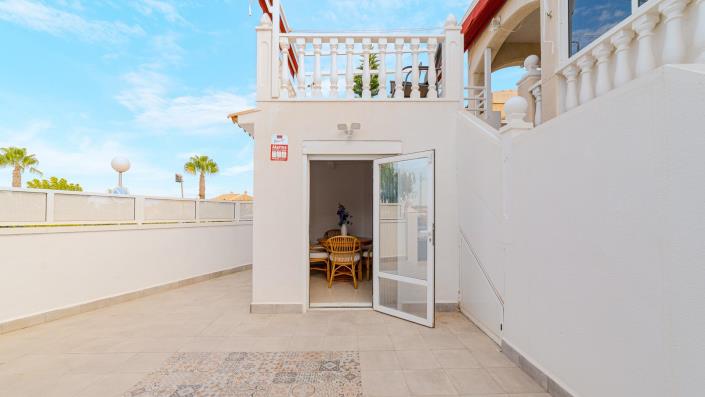 Image No.6-4 Bed Chalet for sale