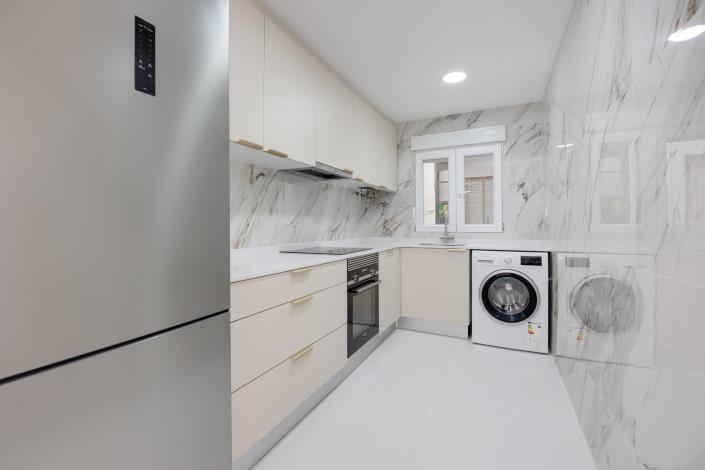 Image No.18-3 Bed Apartment for sale