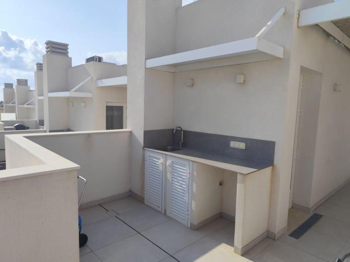 Image No.22-2 Bed Townhouse for sale