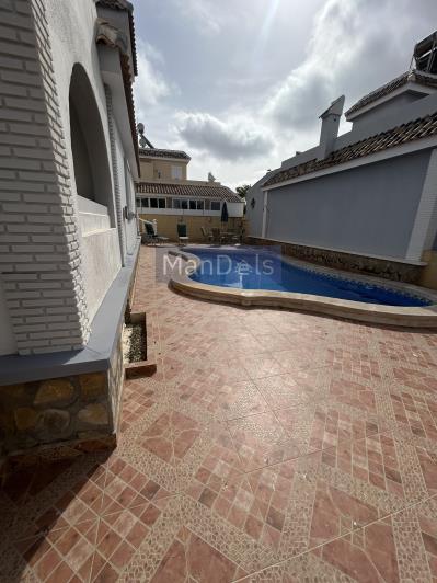 Image No.8-5 Bed Villa / Detached for sale