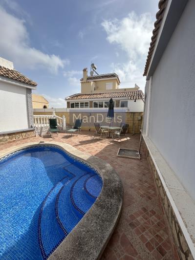 Image No.10-5 Bed Villa / Detached for sale