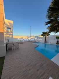 PHOTO-2025-10-21-19-11-44-13