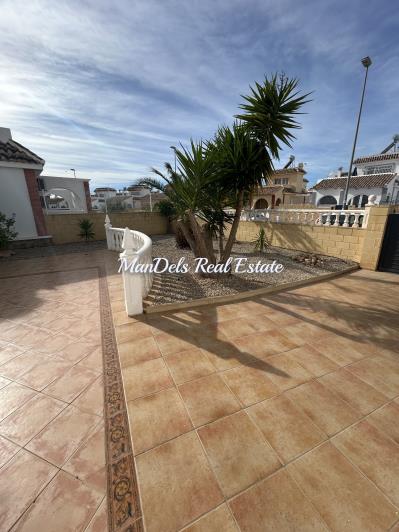 Image No.8-2 Bed Villa / Detached for sale