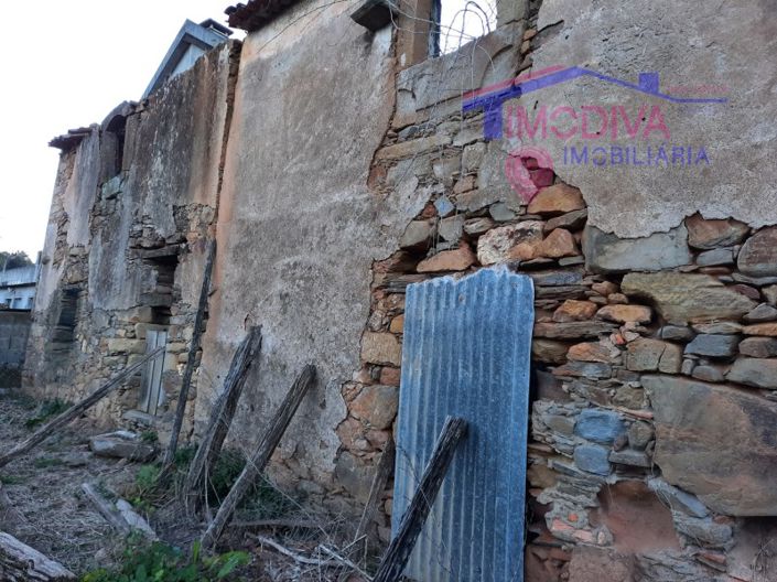 Image No.13-2 Bed Farmhouse for sale