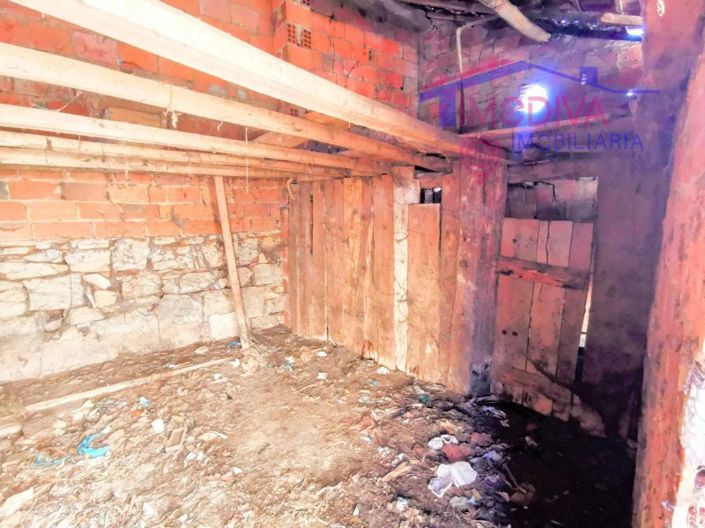 Image No.18-4 Bed House for sale