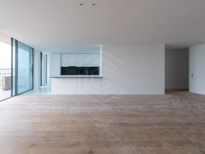 Image No.12-4 Bed Apartment for sale