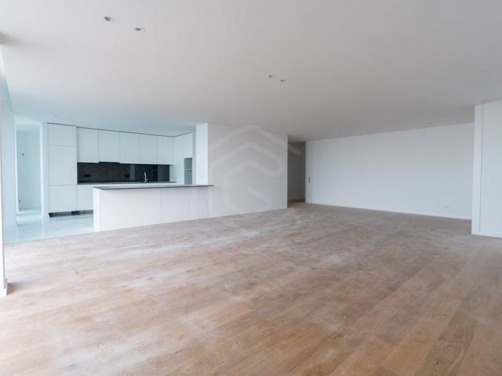 Image No.13-4 Bed Apartment for sale