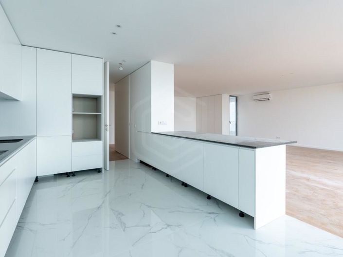 Image No.14-4 Bed Apartment for sale