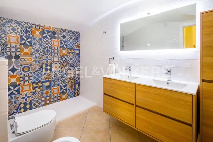 Image No.17-4 Bed House for sale