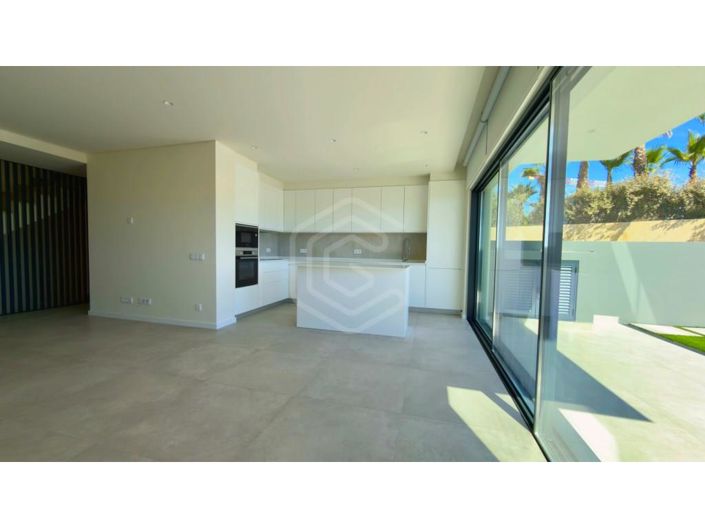 Image No.3-Maison de 4 chambres à vendre à Montenegro