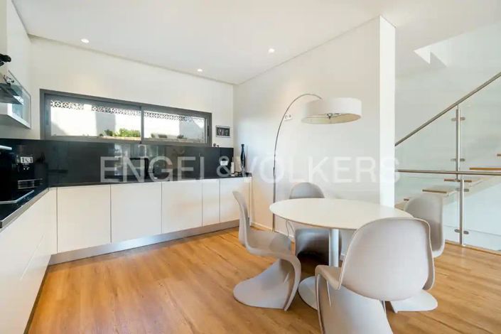 Image No.10-3 Bed House for sale