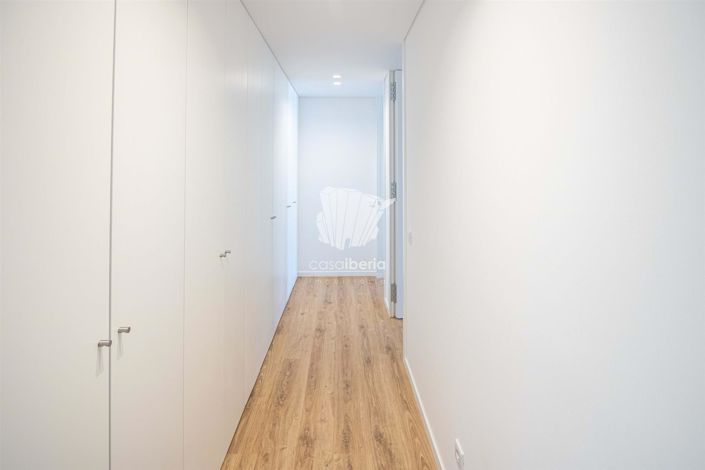 Image No.24-2 Bed Apartment for sale