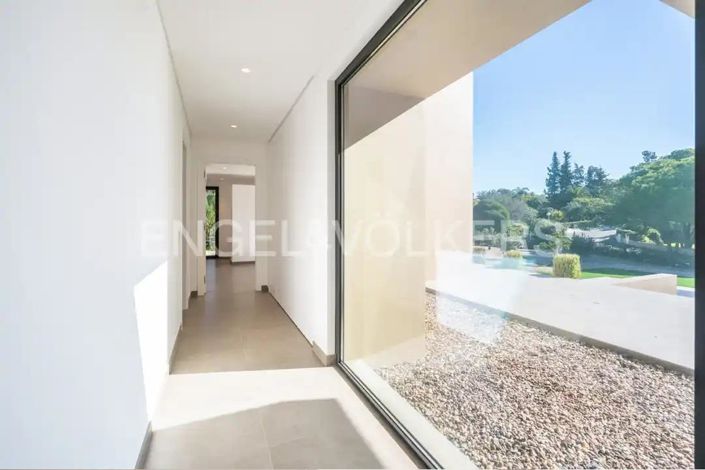 Image No.19-4 Bed House for sale