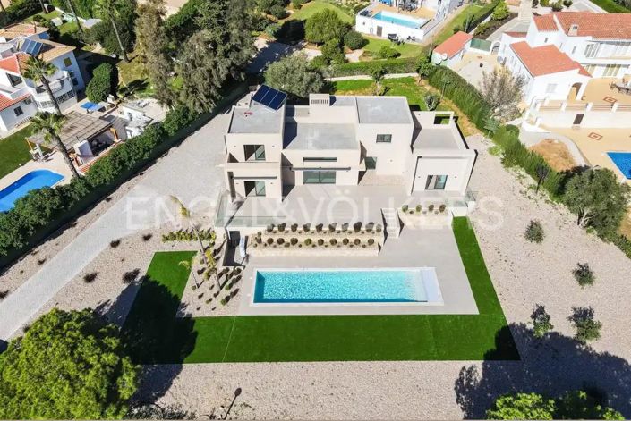 Image No.49-4 Bed House for sale