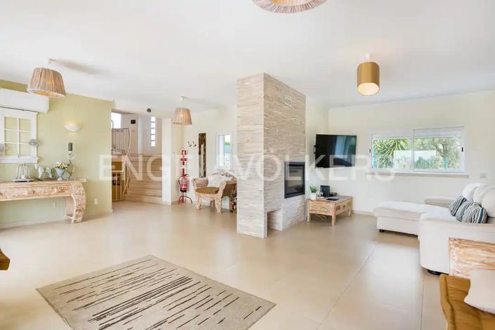 Image No.22-4 Bed House for sale