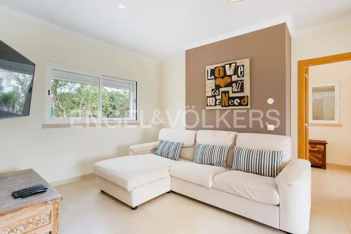 Image No.24-4 Bed House for sale