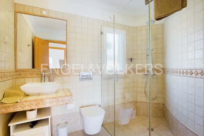 Image No.33-4 Bed House for sale