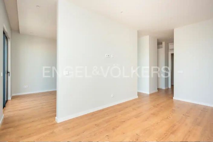 Image No.18-4 Bed Apartment for sale