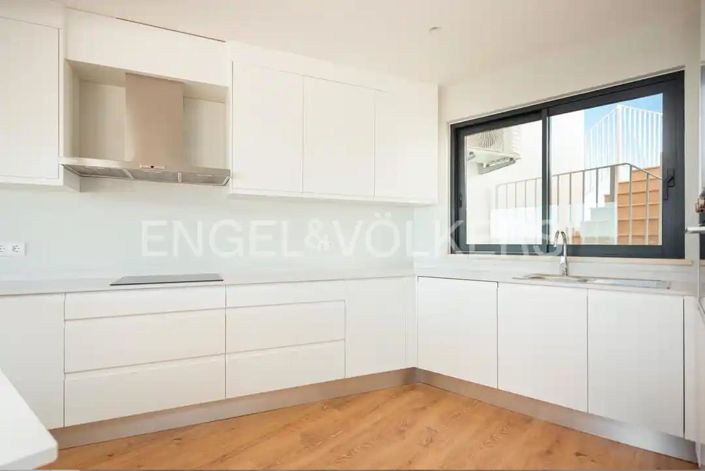 Image No.7-4 Bed Apartment for sale