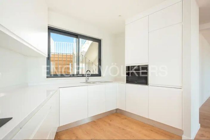 Image No.8-4 Bed Apartment for sale