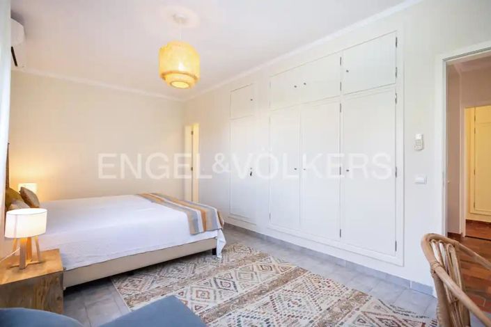 Image No.12-5 Bed House for sale