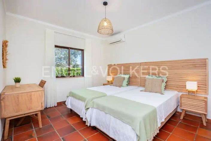 Image No.17-5 Bed House for sale