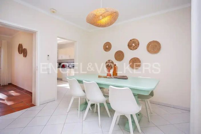 Image No.7-5 Bed House for sale