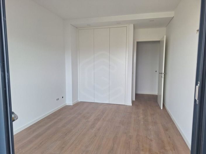 Image No.18-3 Bed Apartment for sale