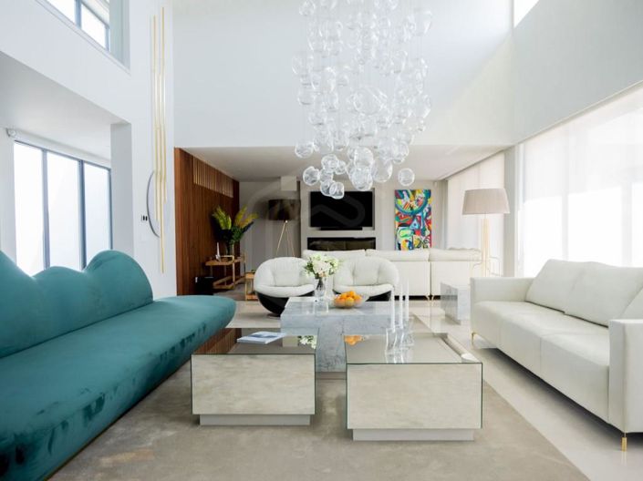 Image No.2-8 Bed House for sale