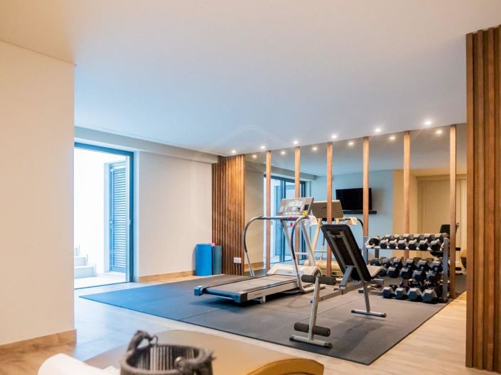 Image No.24-8 Bed House for sale