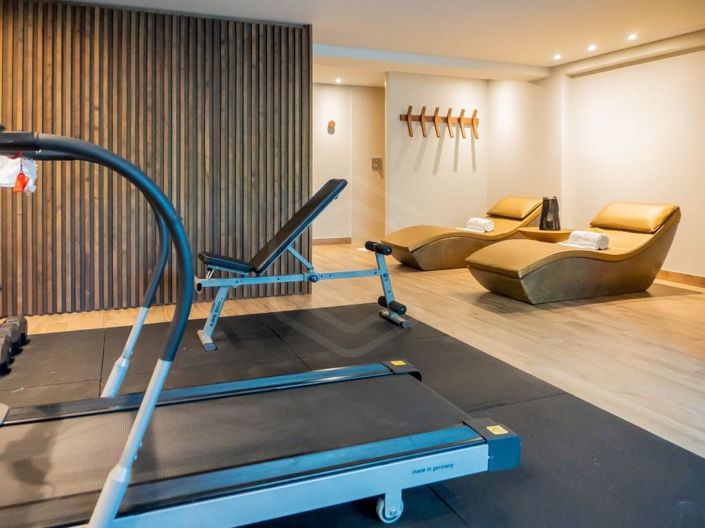 Image No.25-8 Bed House for sale