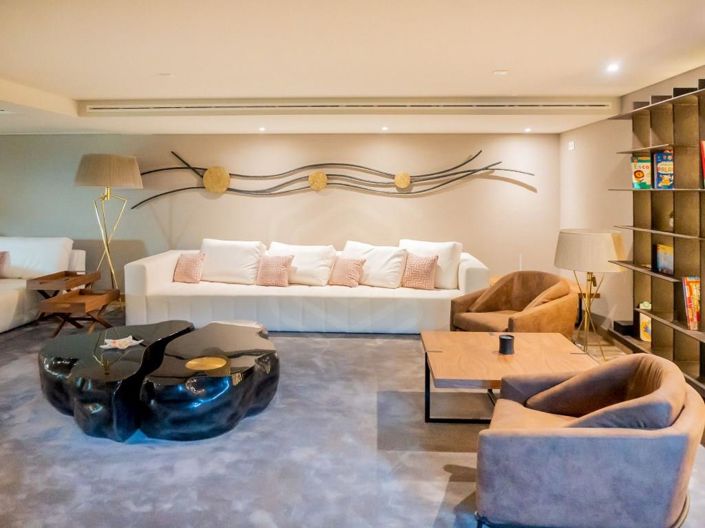 Image No.28-8 Bed House for sale